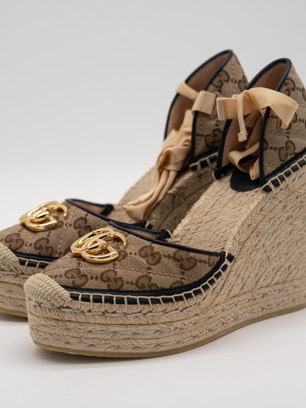 Gucci Women’s Espadrilles Wedge GG Canvas Strap Tie Platform Size 37.5 eu 7.5 US